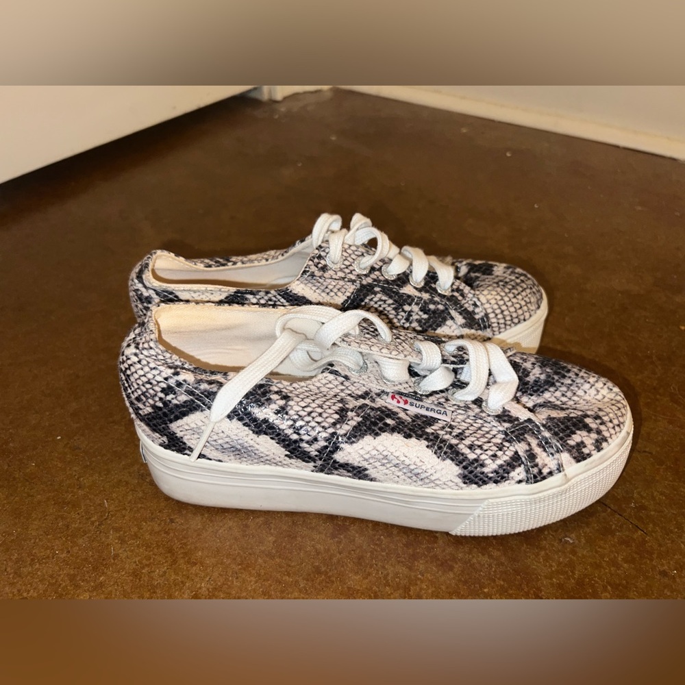 Snake print superga’s